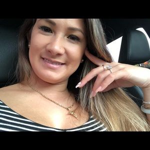 Meet your Posher, Carrie